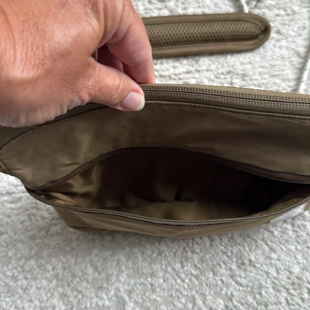 LuLulemon Patch Logo Adjustable OliveGreen/Brown Tone Crossbody Purse